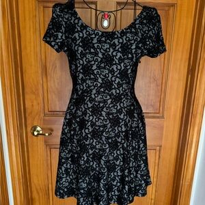 Wet Seal Dress, Size Medium, Black/Cream